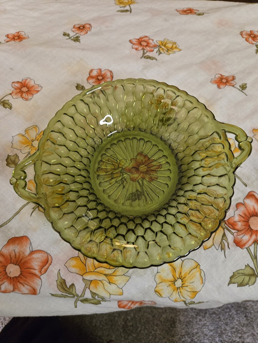 Vintage green Depression glass candy Or relish dish in Honeycomb pattern,